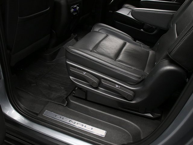 Used 2023 GMC Yukon XL Denali image 29