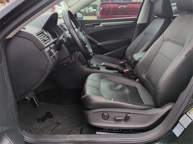 Used 2017 Volkswagen Passat 1.8T R-Line image 15