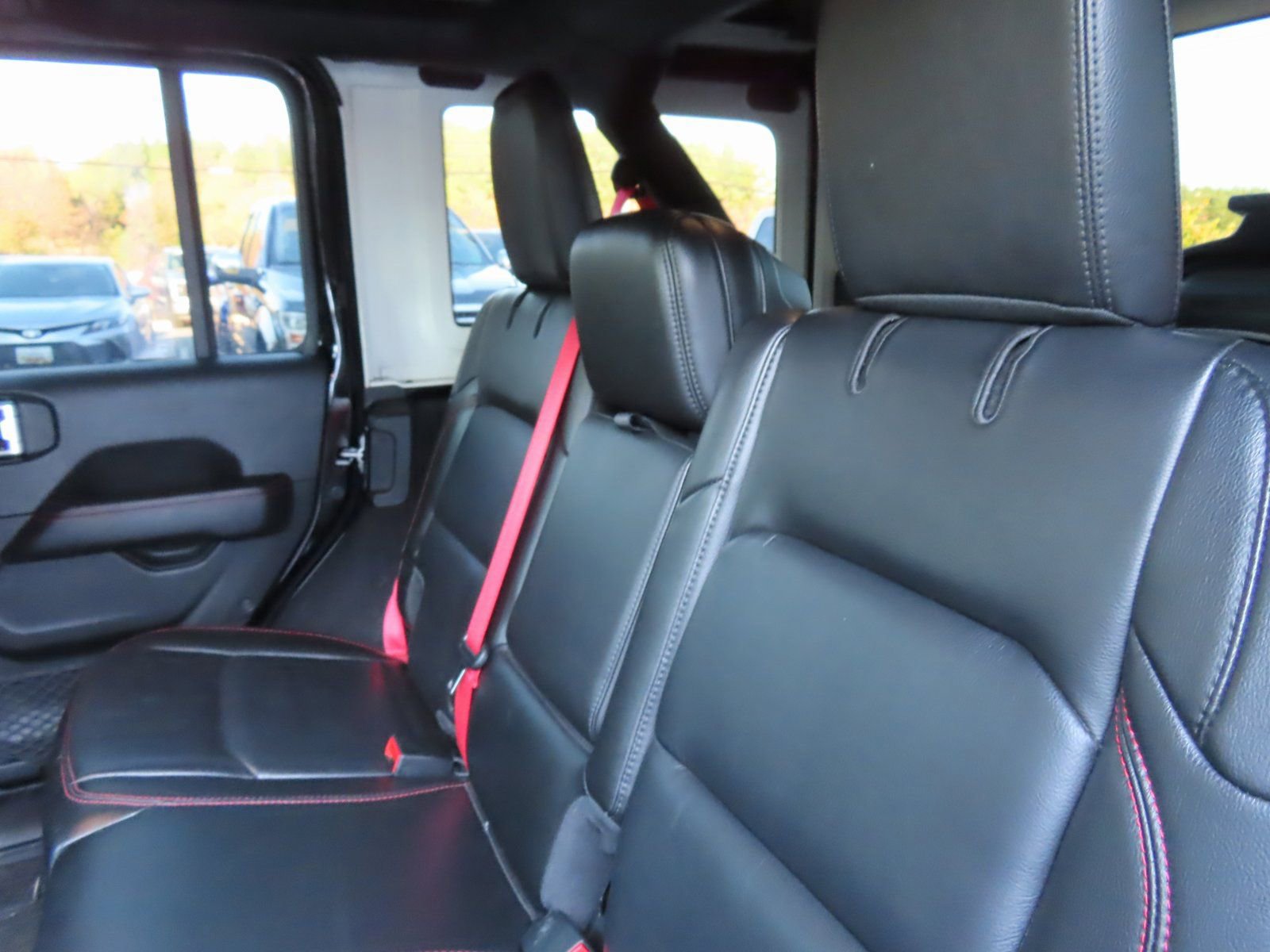 Used 2020 Jeep Wrangler Unlimited Rubicon w/ Quick Order Package 28Y Recon image 33