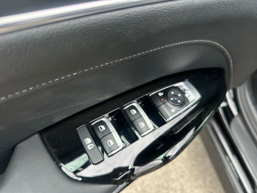 Used 2025 Kia K5 GT-Line image 13