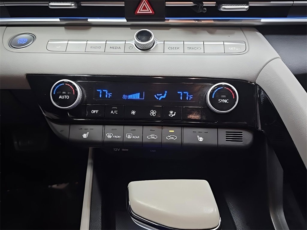 Certified 2024 Hyundai Elantra Limited image 27