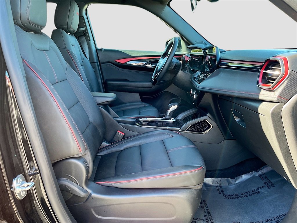 Used 2025 Chevrolet TrailBlazer RS image 25