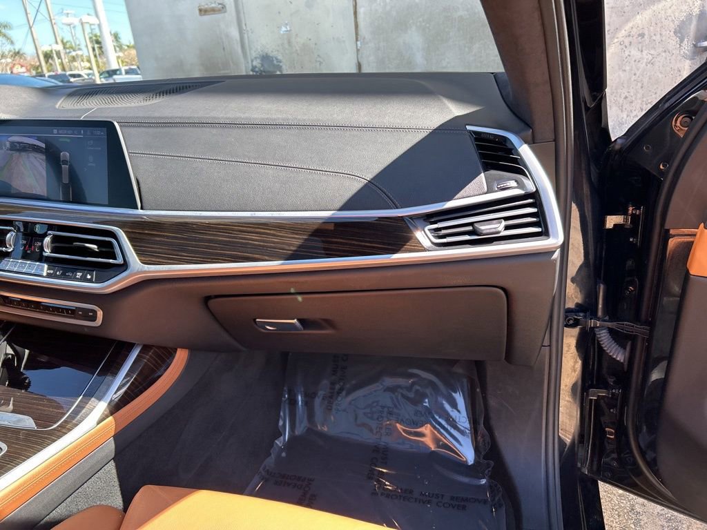 Used 2021 BMW X7 xDrive40i w/ M Sport Package image 19