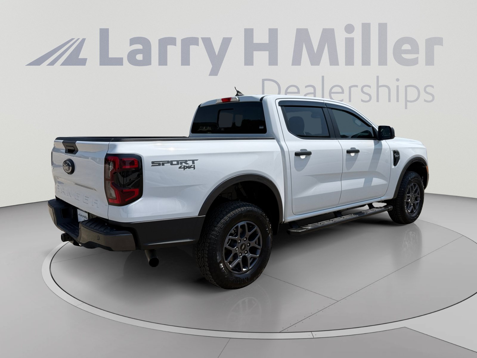Used 2024 Ford Ranger XLT w/ Equipment Group 301A High AWD/4WD image 5
