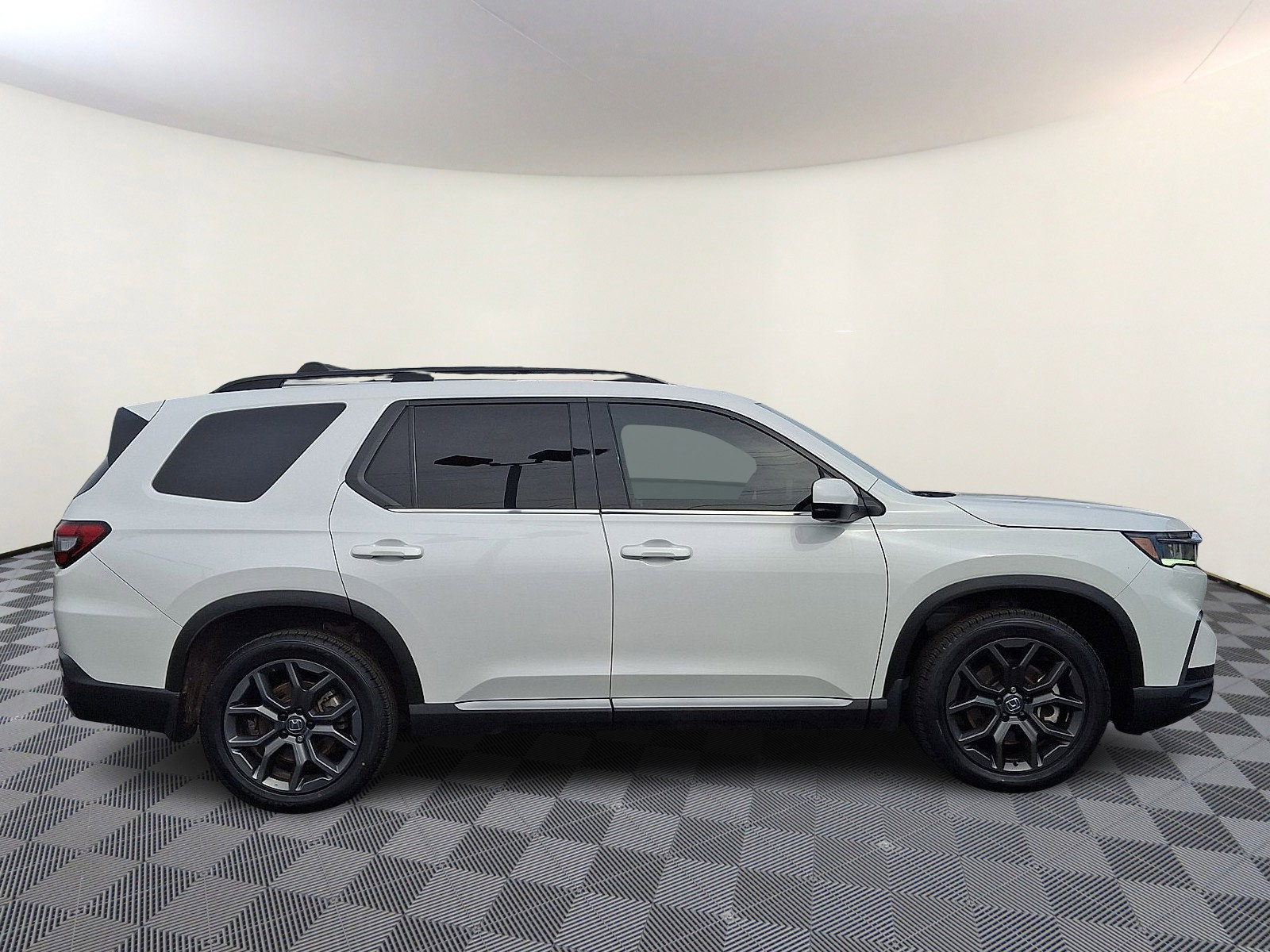 Used 2023 Honda Pilot Elite image 8