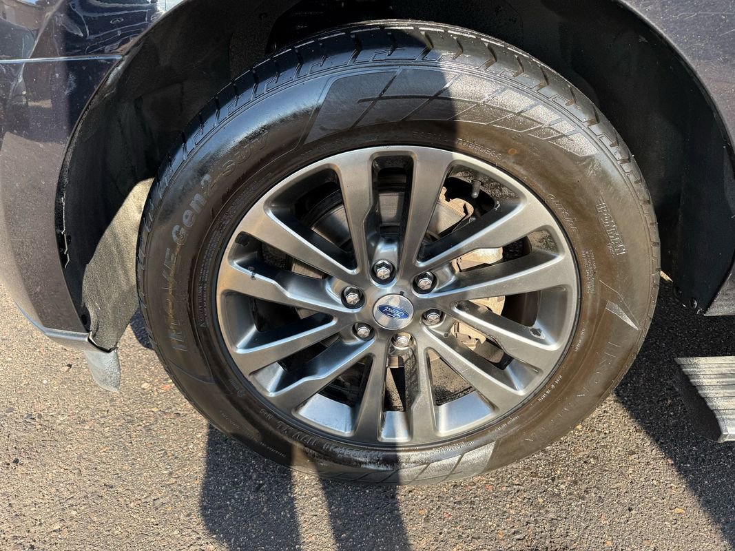 Used 2019 Ford Expedition Max Limited image 9