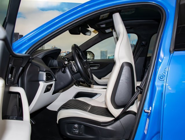 Used 2020 Jaguar F-PACE SVR image 20
