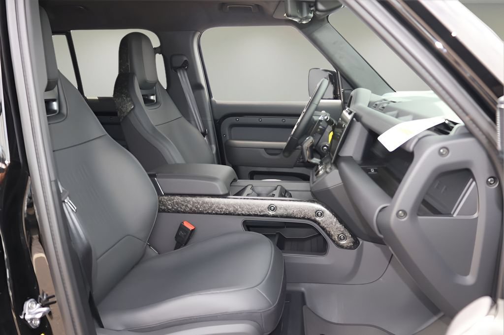 New 2026 Land Rover Defender 110 OCTA AWD/4WD image 17