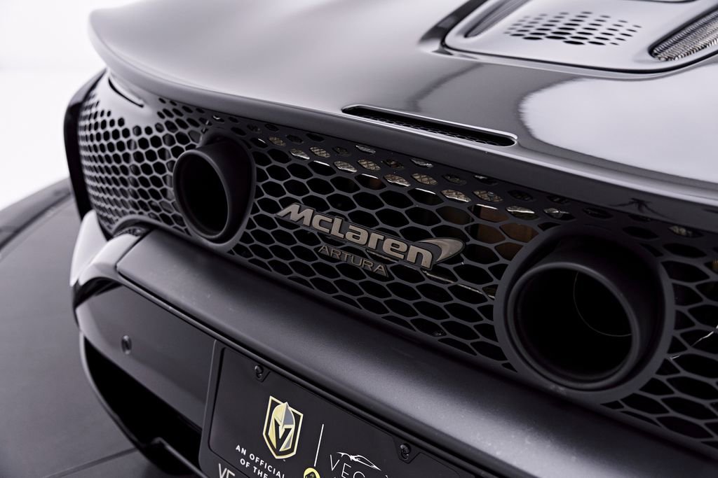 Used 2026 McLaren Artura RWD image 40