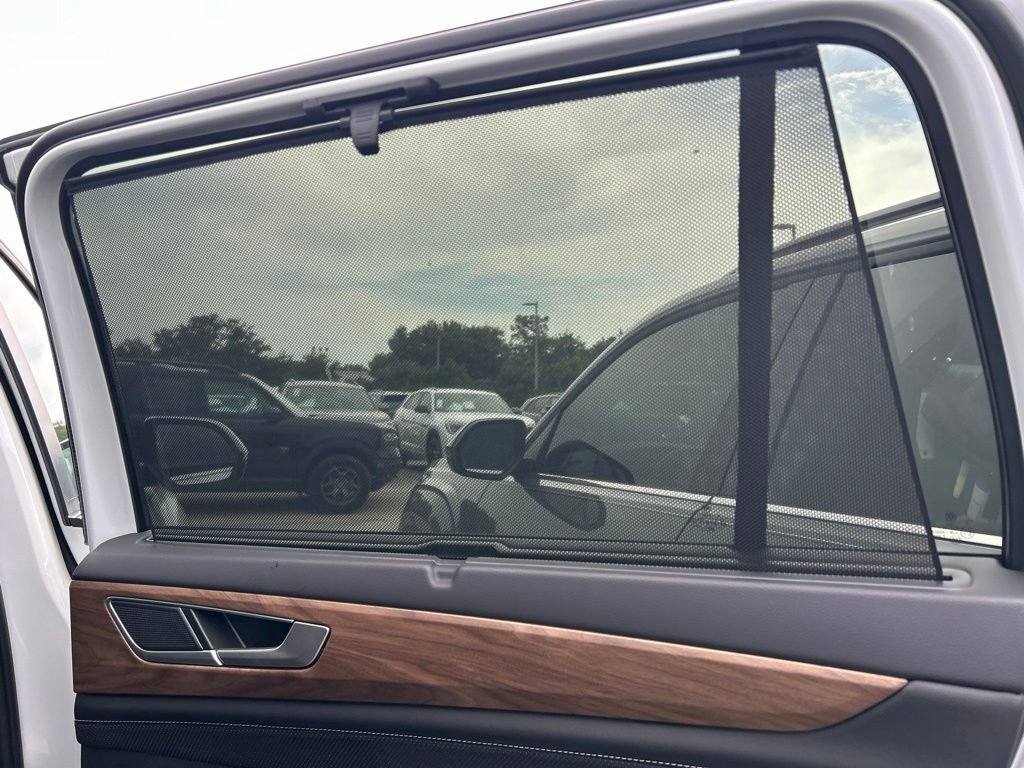 Certified 2026 Volkswagen Atlas SE w/ Panoramic Sunroof Package FWD image 46
