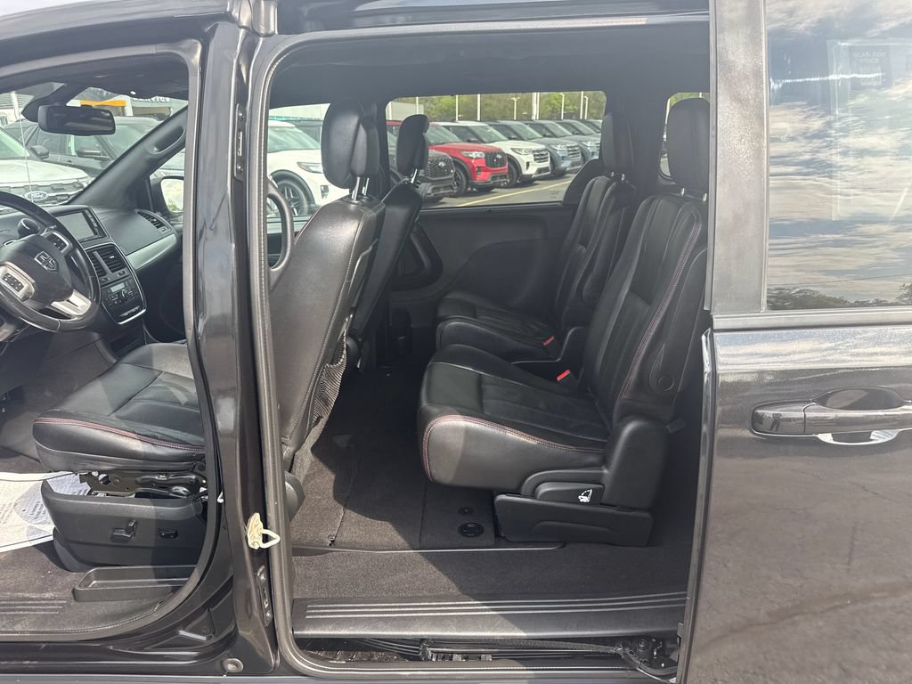 Used 2018 Dodge Grand Caravan GT FWD image 24
