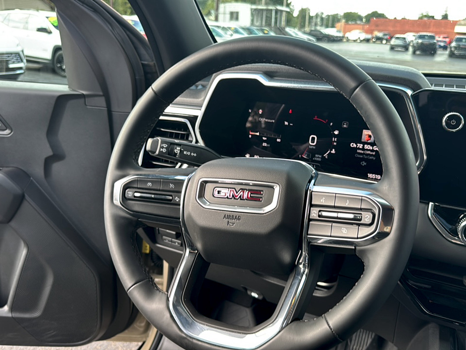 Used 2024 GMC Canyon Elevation w/ Elevation Premium Package AWD/4WD image 11