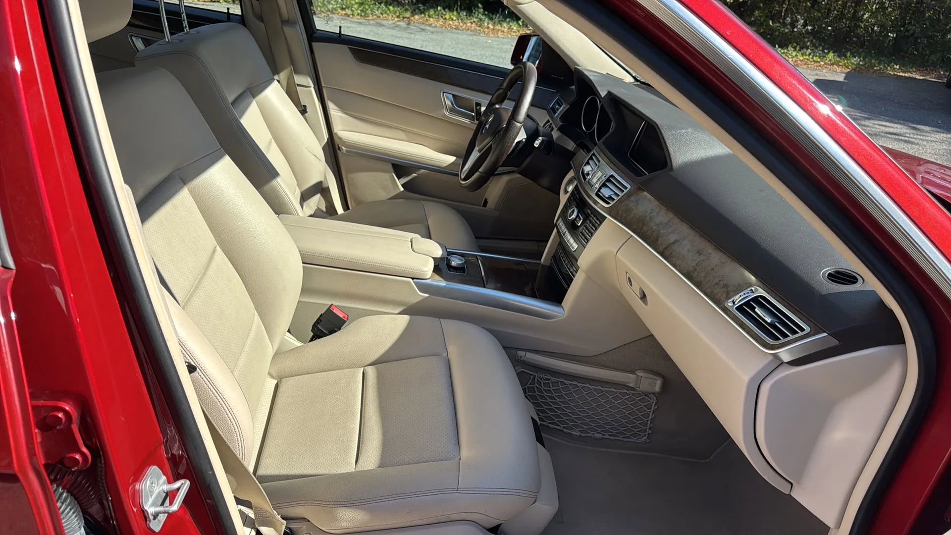 Used 2015 Mercedes-Benz E 350 4MATIC Sedan image 12