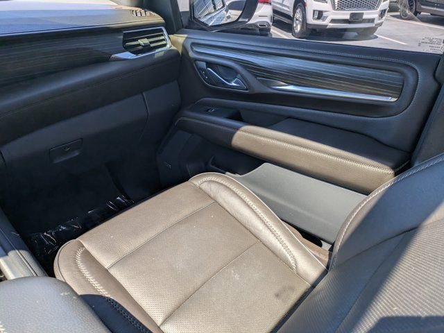 Used 2021 GMC Yukon Denali w/ Denali Premium Package AWD/4WD image 15