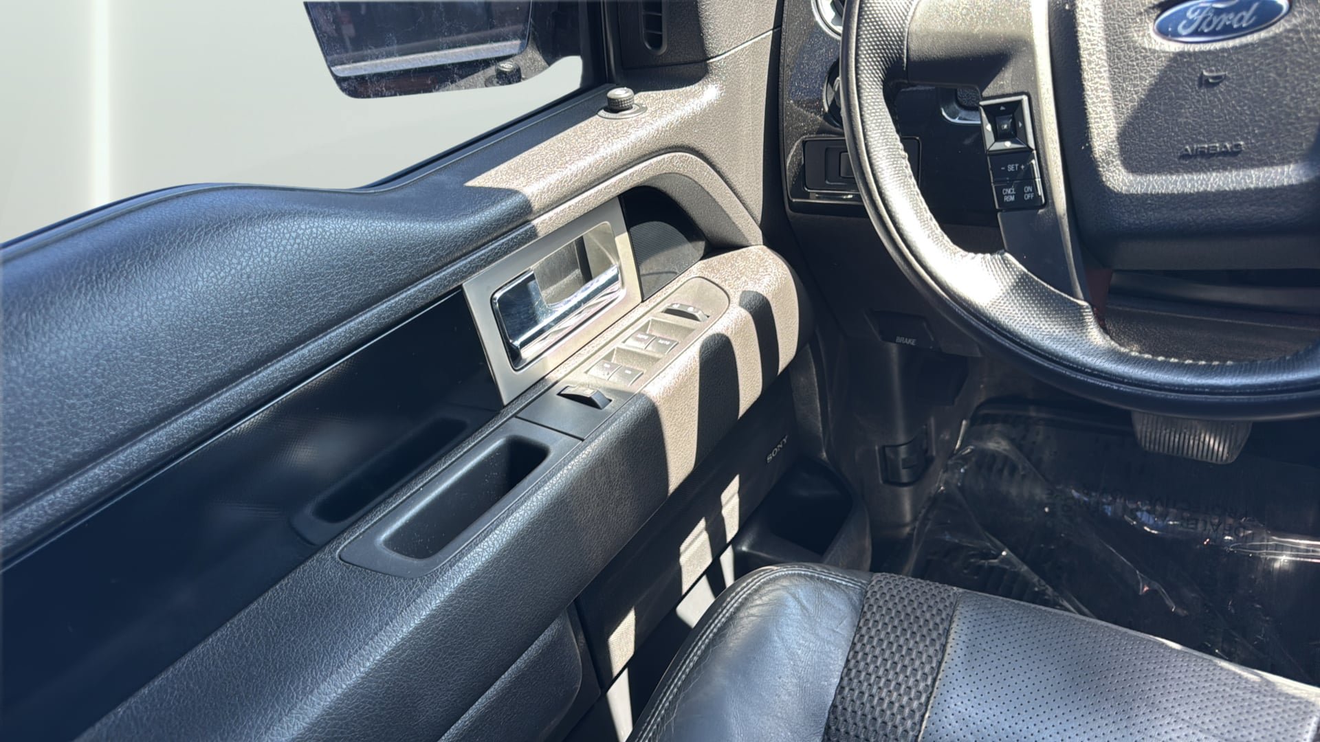 Used 2014 Ford F150 Raptor w/ Equipment Group 801A Luxury AWD/4WD image 19