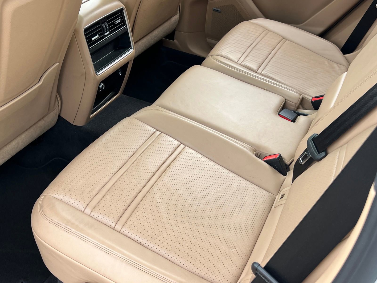 Certified 2020 Porsche Cayenne AWD/4WD image 18