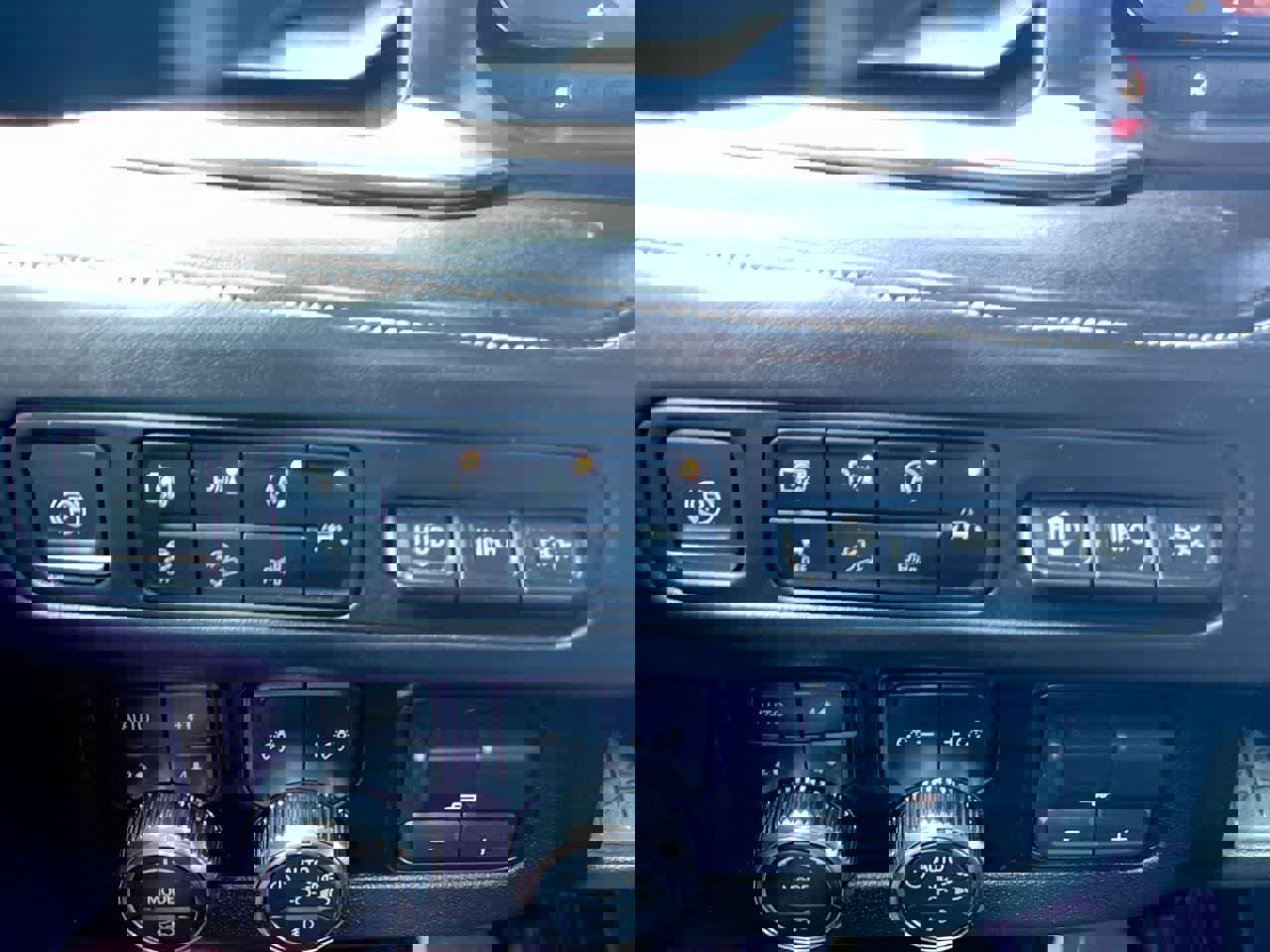 Used 2024 GMC Yukon Denali Ultimate image 36