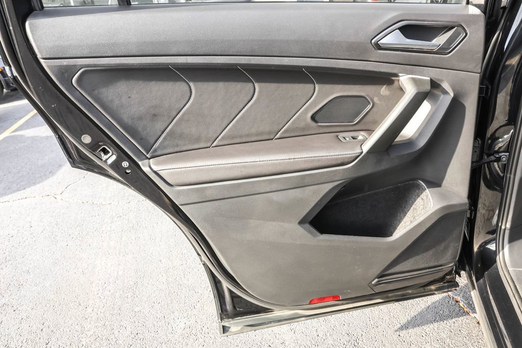 Used 2024 Volkswagen Tiguan SE image 27