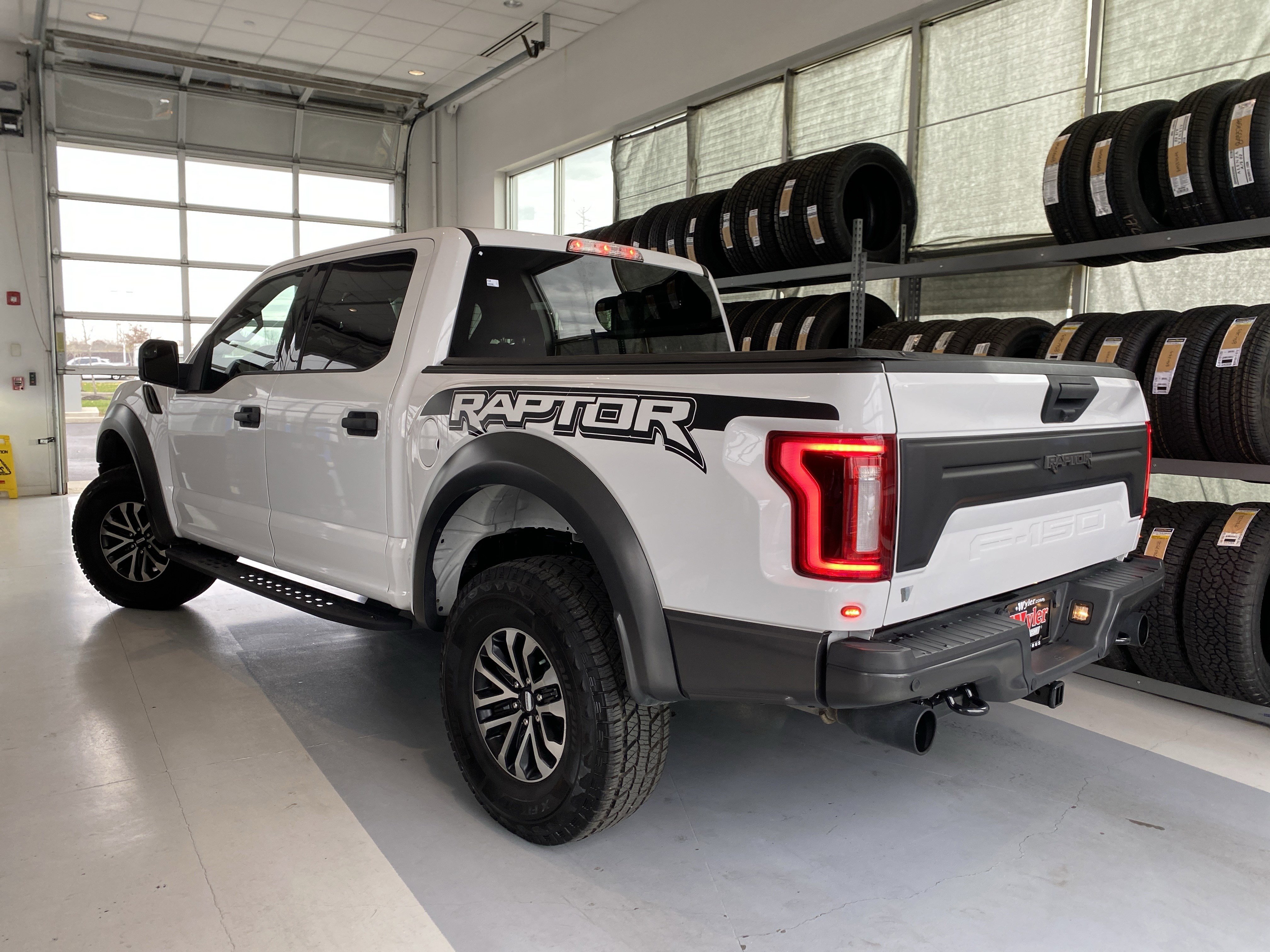 Used 2020 Ford F150 Raptor image 3