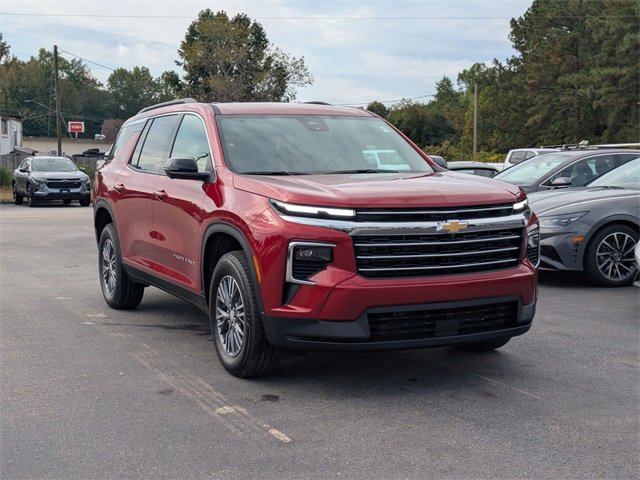 New 2026 Chevrolet Traverse LT w/ Driver Confidence Package image 2