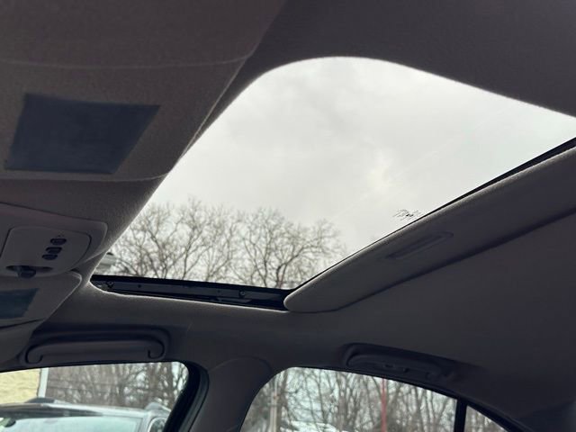 Used 2005 Pontiac Bonneville GXP image 15