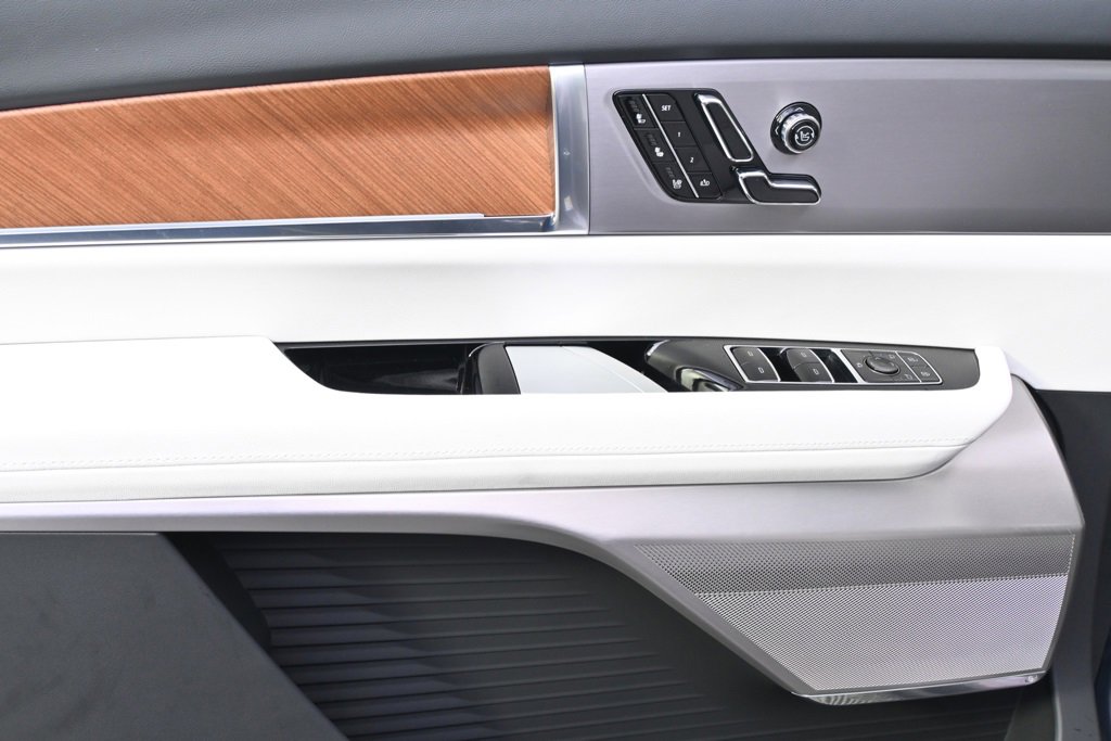 New 2026 Cadillac Vistiq Luxury w/ LPO, Floor Liner Package image 23