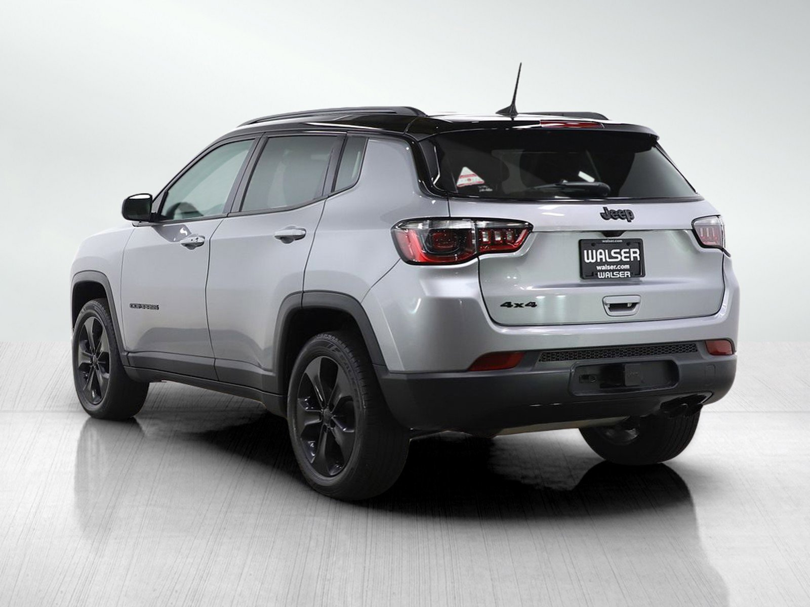 Used 2021 Jeep Compass Latitude image 4