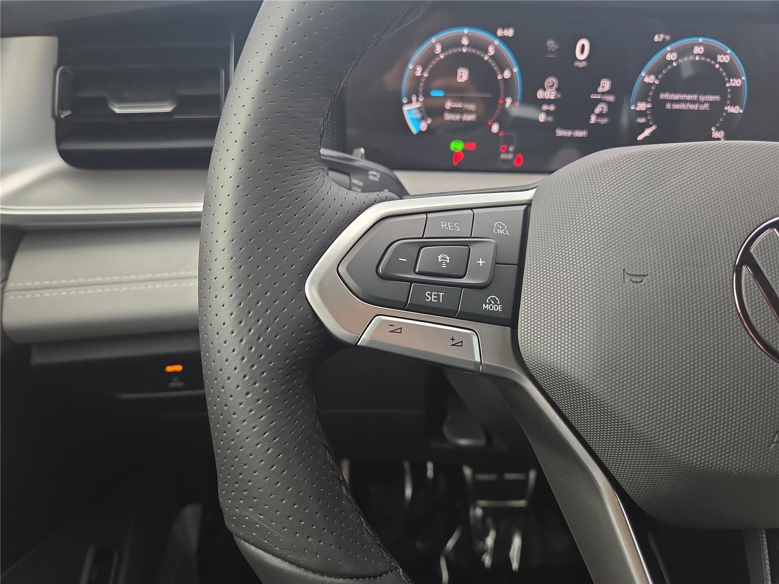 New 2026 Volkswagen Tiguan SE R-Line image 15