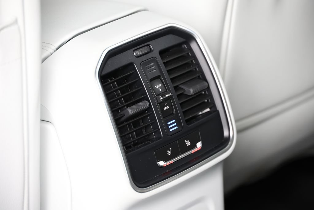Certified 2025 Porsche Macan GTS AWD/4WD image 49
