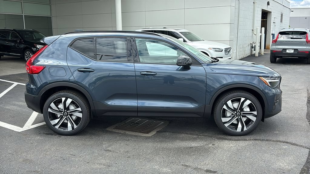 New 2026 Volvo XC40 B5 Plus w/ Protection Package Premier AWD/4WD image 28