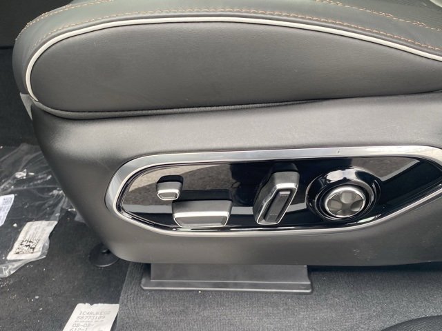 New 2025 Jeep Grand Cherokee L Summit image 17