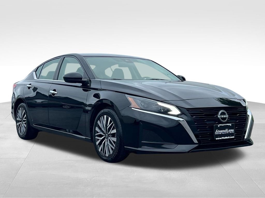 Used 2023 Nissan Altima 2.5 SV