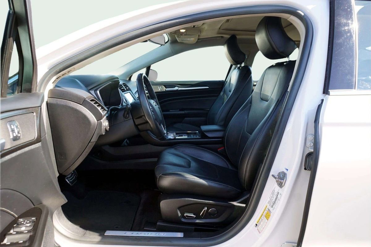 Used 2017 Ford Fusion Energi Titanium FWD image 20