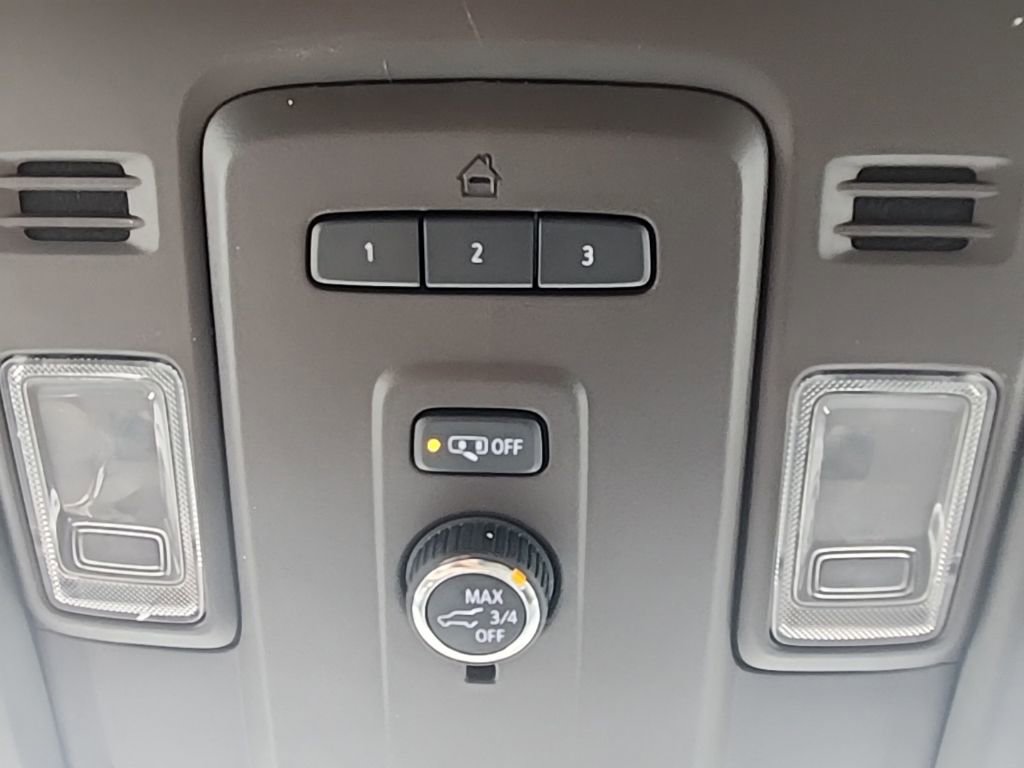 Used 2021 GMC Yukon XL SLT image 38