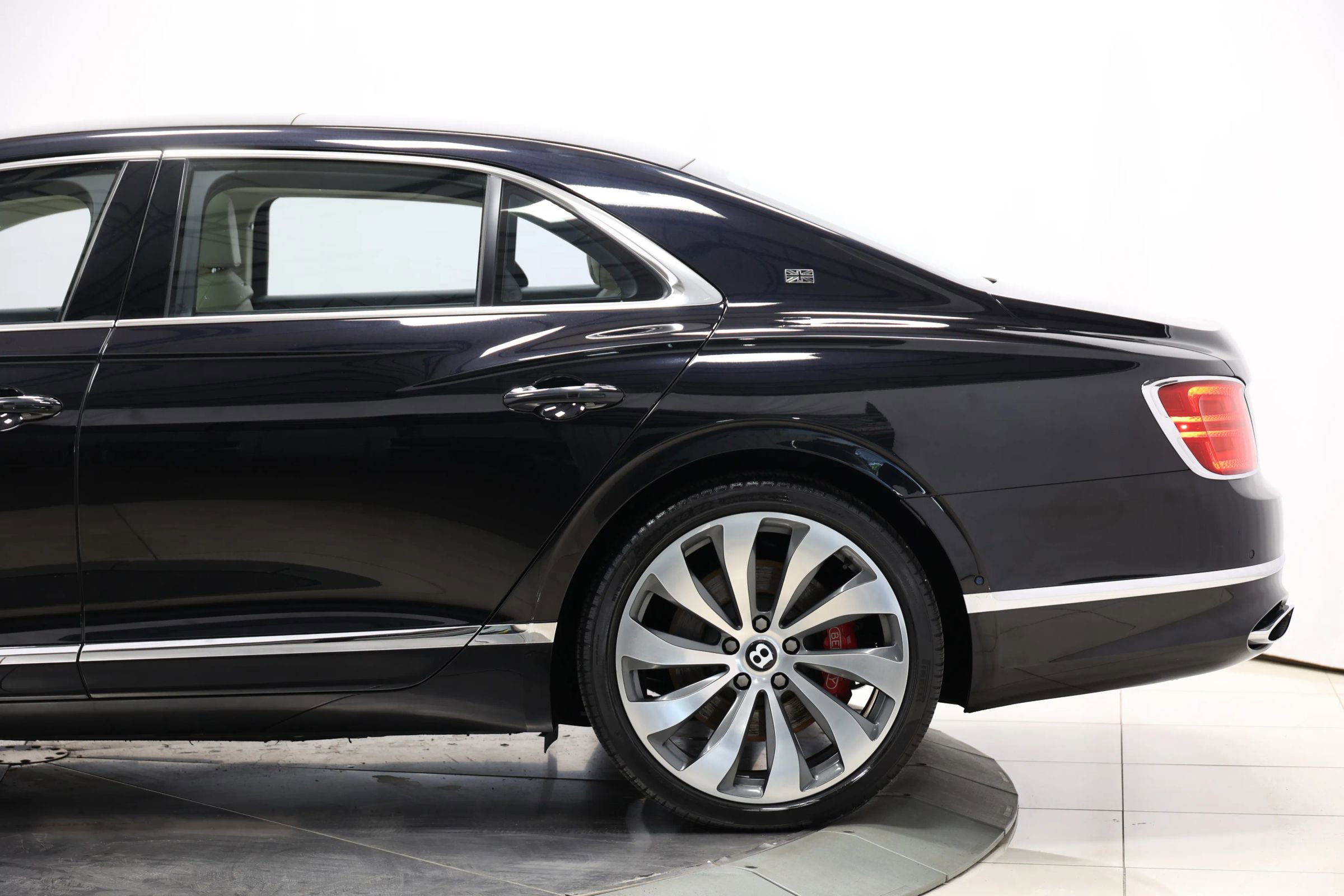 Used 2020 Bentley Flying Spur W12 w/ First Edition Specification image 10