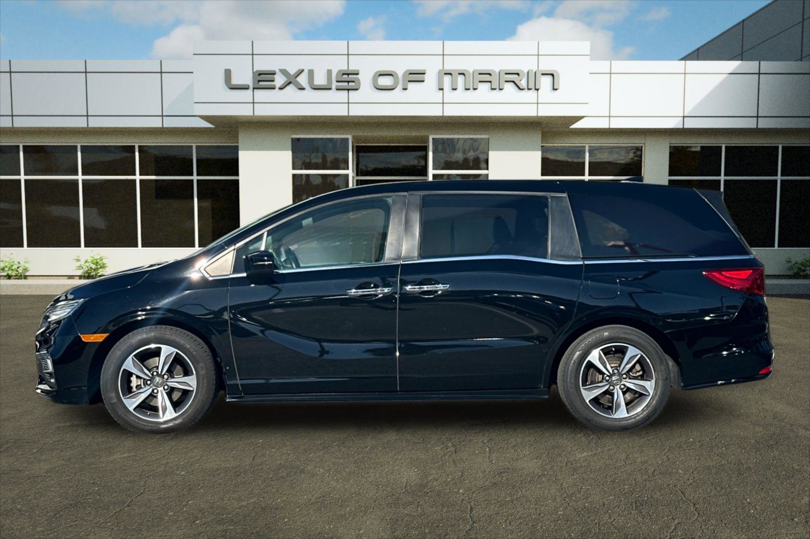 Used 2019 Honda Odyssey Touring image 2