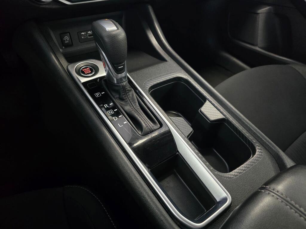 Used 2024 Nissan Sentra SV FWD image 31