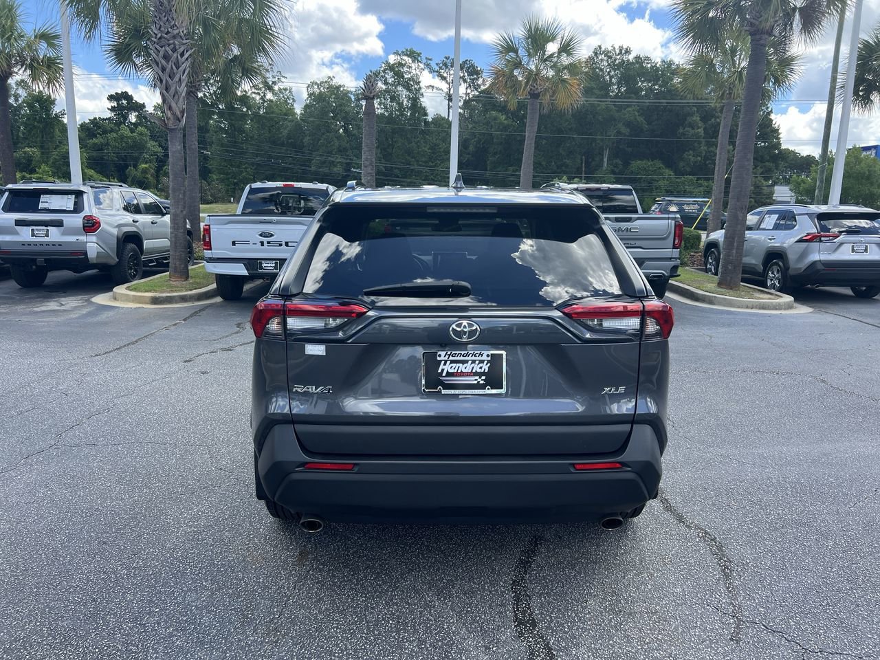 Used 2024 Toyota RAV4 XLE w/ Convenience Package FWD image 9