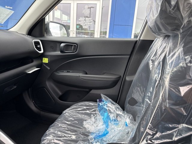 Used 2025 Hyundai Venue Limited image 39