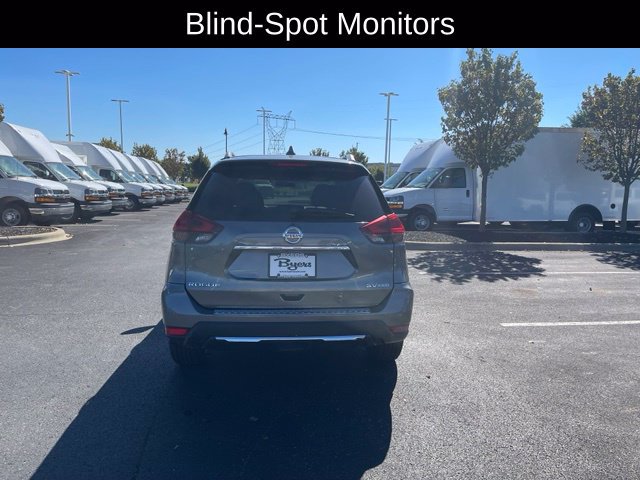 Used 2018 Nissan Rogue SV AWD/4WD image 4