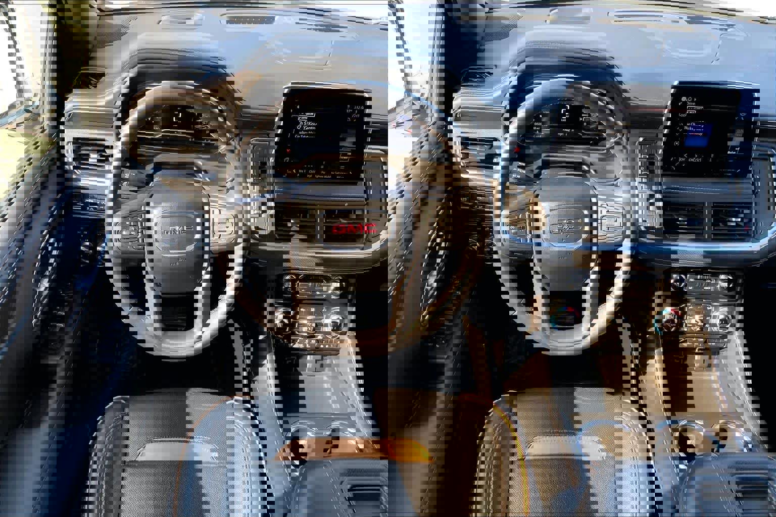 Used 2022 GMC Yukon XL AT4 image 6