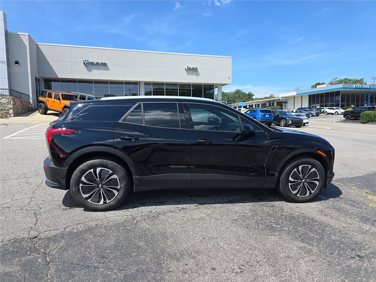 Used 2024 Chevrolet Blazer EV LT AWD/4WD image 2