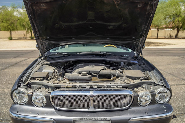 Used 2006 Jaguar XJ8 RWD image 16