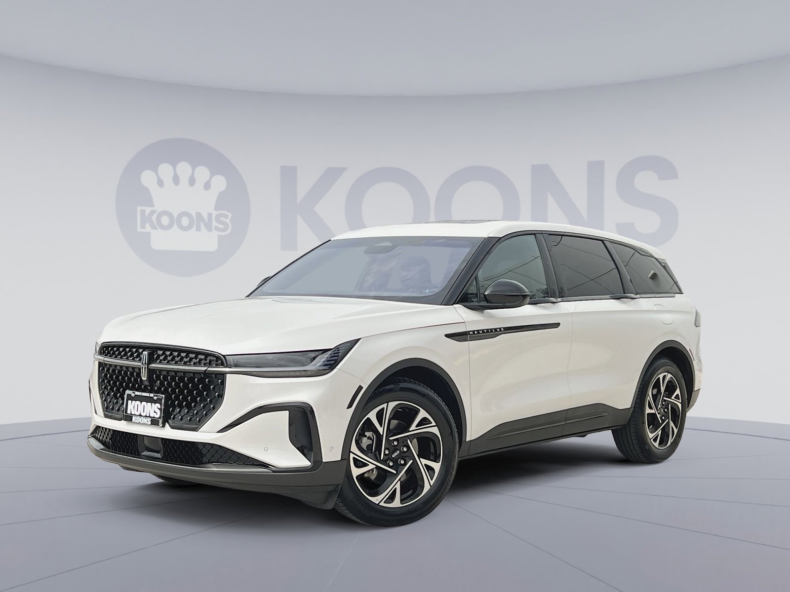 Used 2024 Lincoln Nautilus Premier w/ Equipment Group 102A image 1