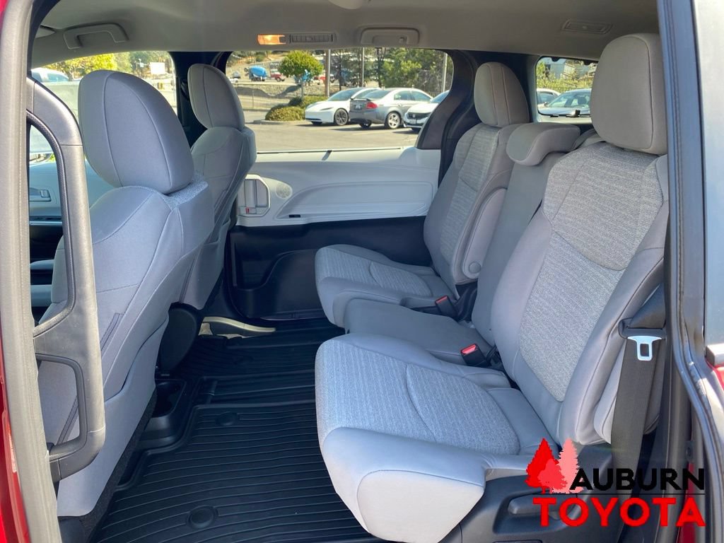 New 2026 Toyota Sienna LE FWD image 28