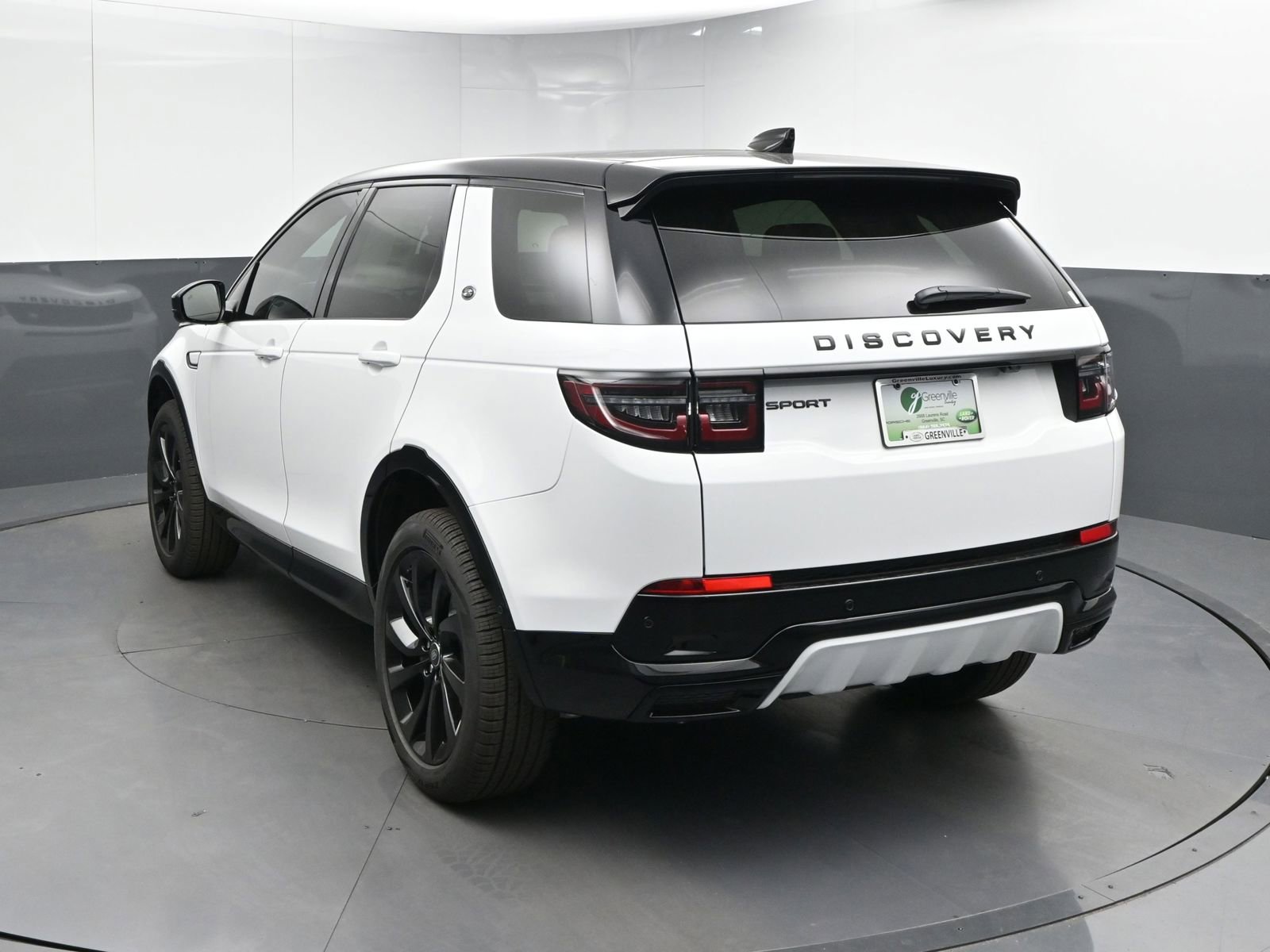 New 2025 Land Rover Discovery Sport Dynamic SE image 21
