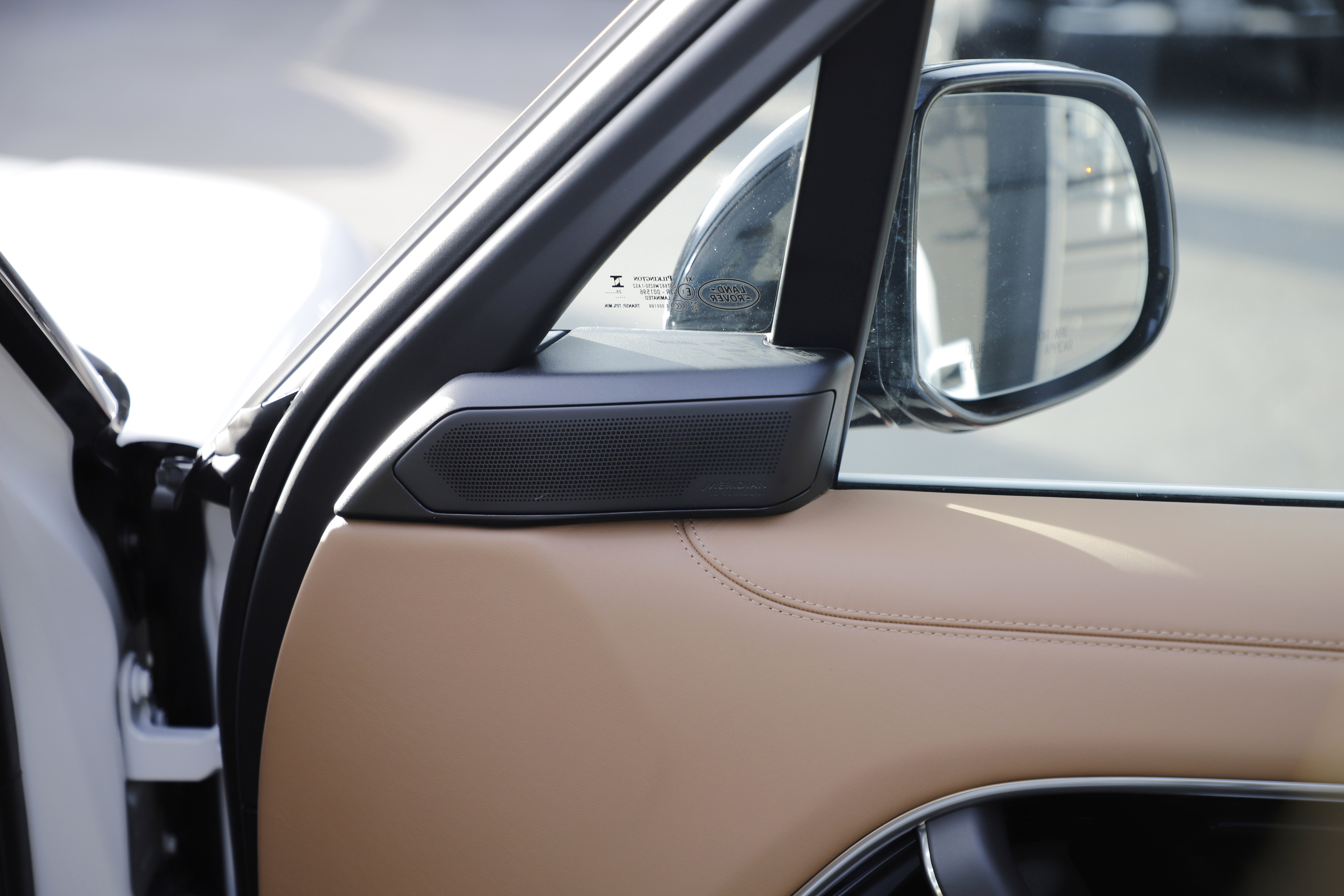 New 2026 Land Rover Range Rover SE image 12