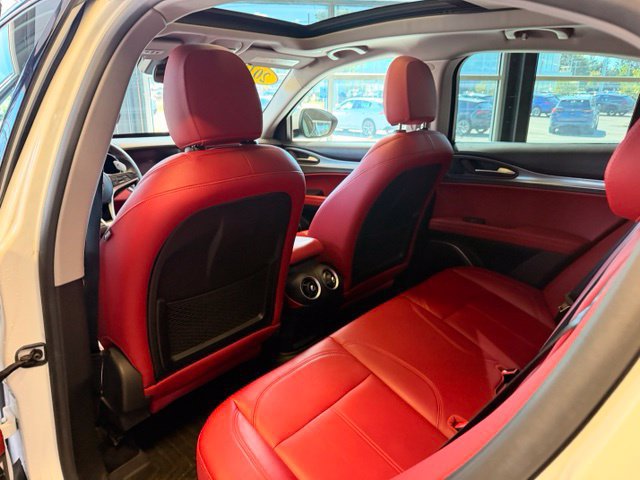 Used 2018 Alfa Romeo Stelvio Sport w/ Quick Order Package 22J Sport AWD/4WD image 10