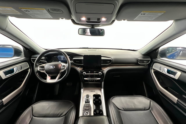 Used 2023 Ford Explorer Limited AWD/4WD image 9