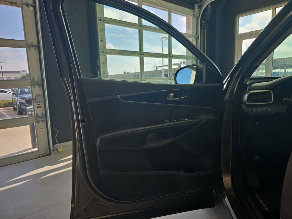 Used 2019 Kia Sorento LX image 13